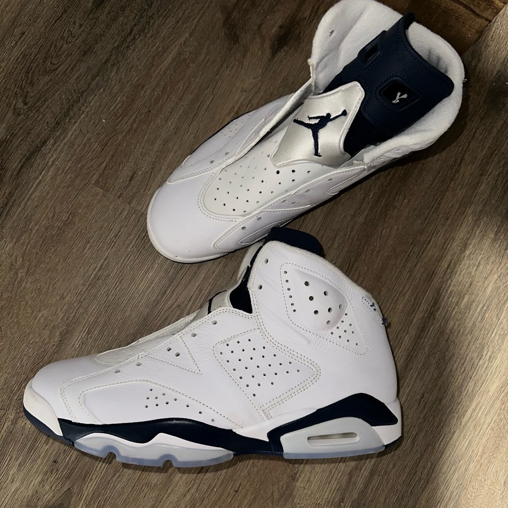 Jordan 6 ‘Midnight Navy’ (2022)